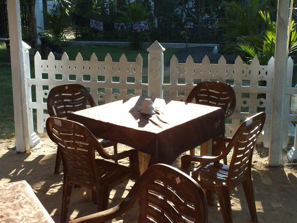 Beach Corner Hotel Weligama Bagian luar foto