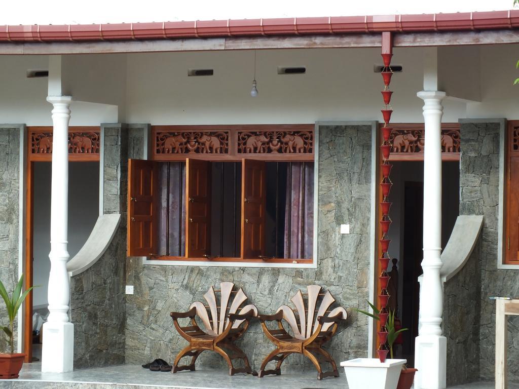 Beach Corner Hotel Weligama Bagian luar foto