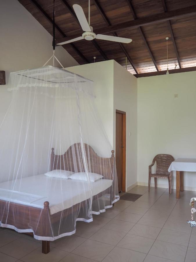 Beach Corner Hotel Weligama Bagian luar foto