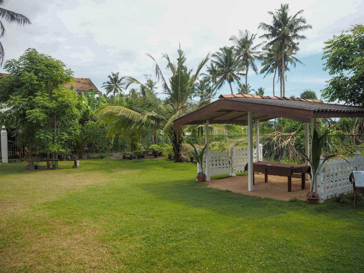 Beach Corner Hotel Weligama Bagian luar foto